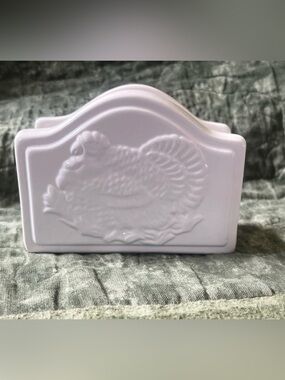 Embossed Turkey Design Ceramic Napkin Holder White